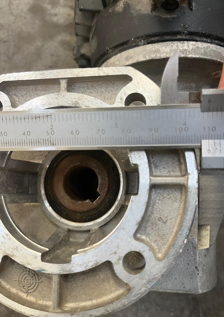 BONFIGLIOLI  VF 44 P63 B14 i=100 MOTORREDUCTOR