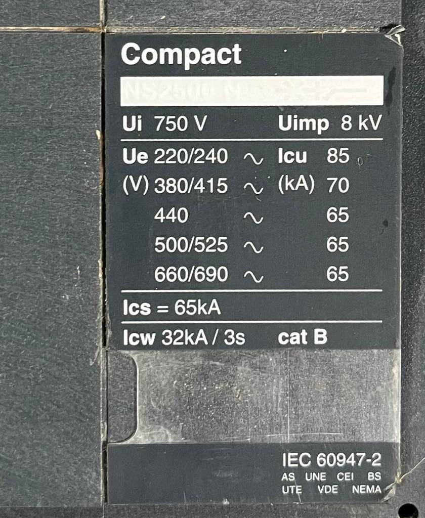 COMPACT  NS2500 N 4 POLOS