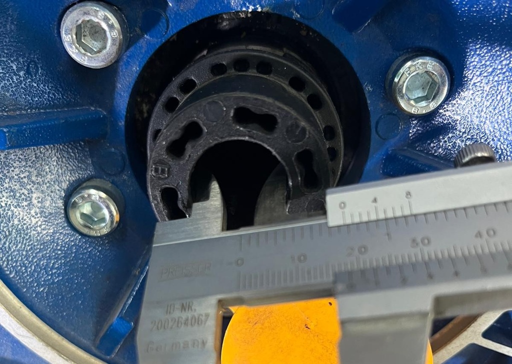 MOTOVARIO NMRV-P 063 