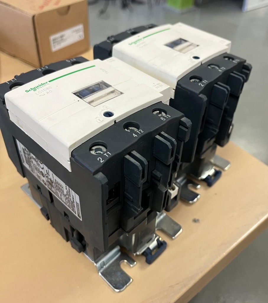 SCHNEIDER CONTACTOR LC1D80F 