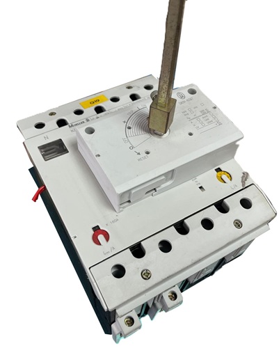 [ELEC00565] MOELLER NZM74-160N