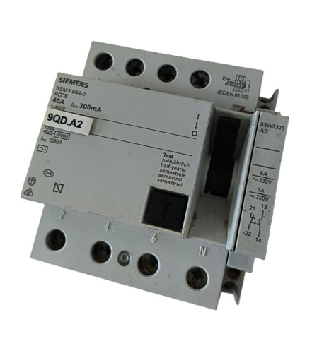 [ELEC00652] SIEMENS 5SM3 644-0